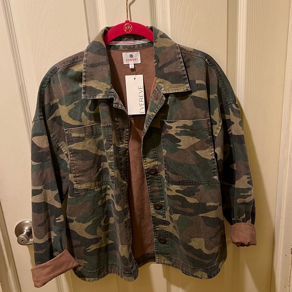 Sundry Camo Shacket - Picture 3 of 7